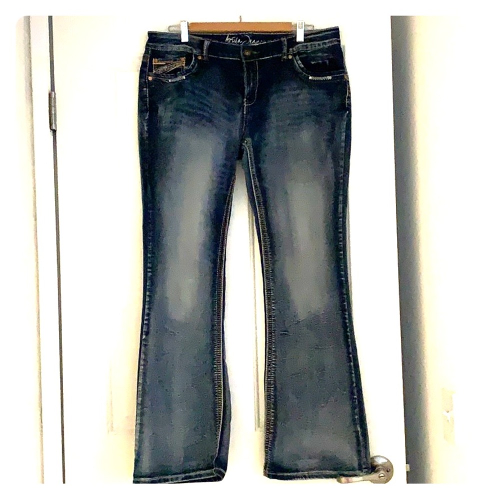 Nice faded bootcut/flared blue jeans in SZ 15/16